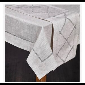 Table runner - Lauren Holly collection